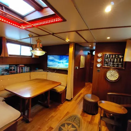Botel Lisbeth 1902