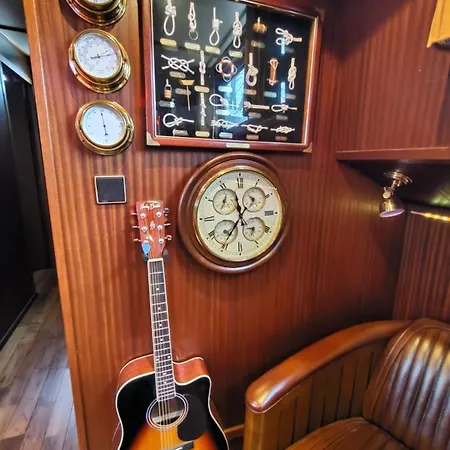 Botel Lisbeth 1902 *